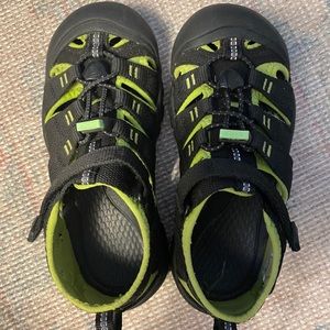 Keen sandals size 1